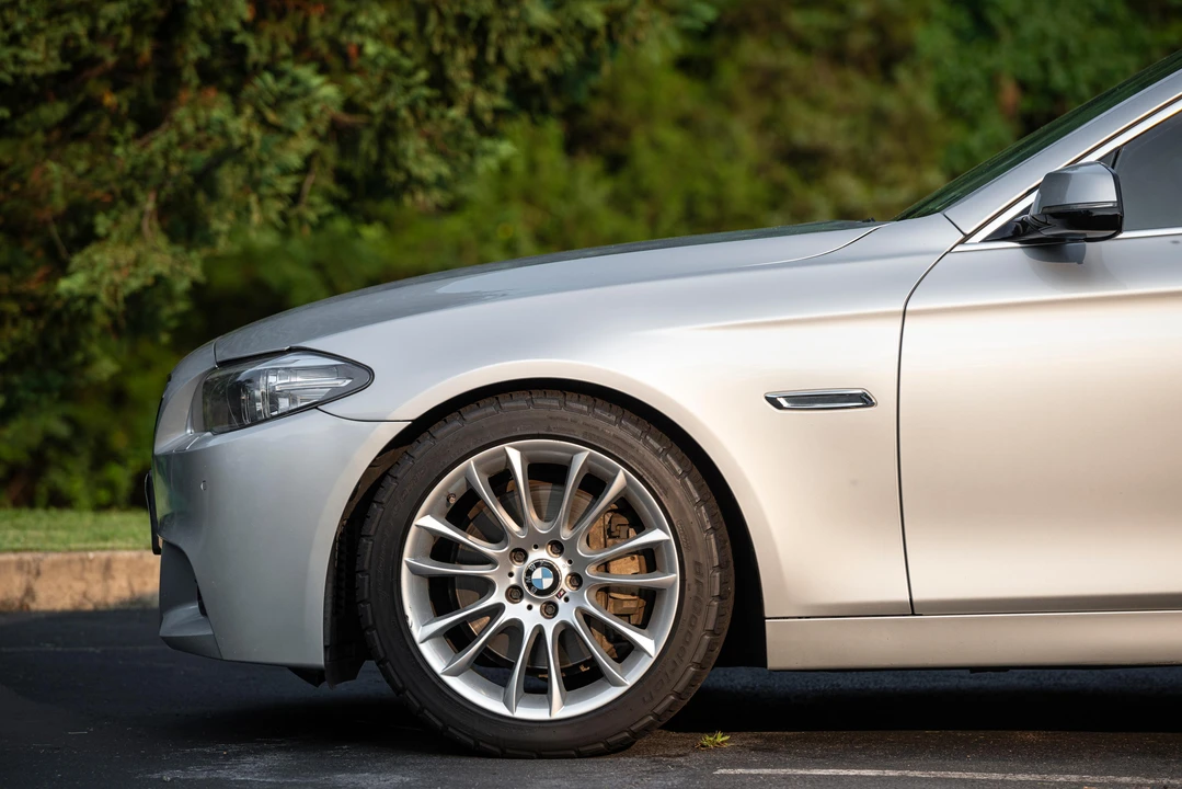 2014 BMW F10 550i & M550d Sedan - Image 19 of 31