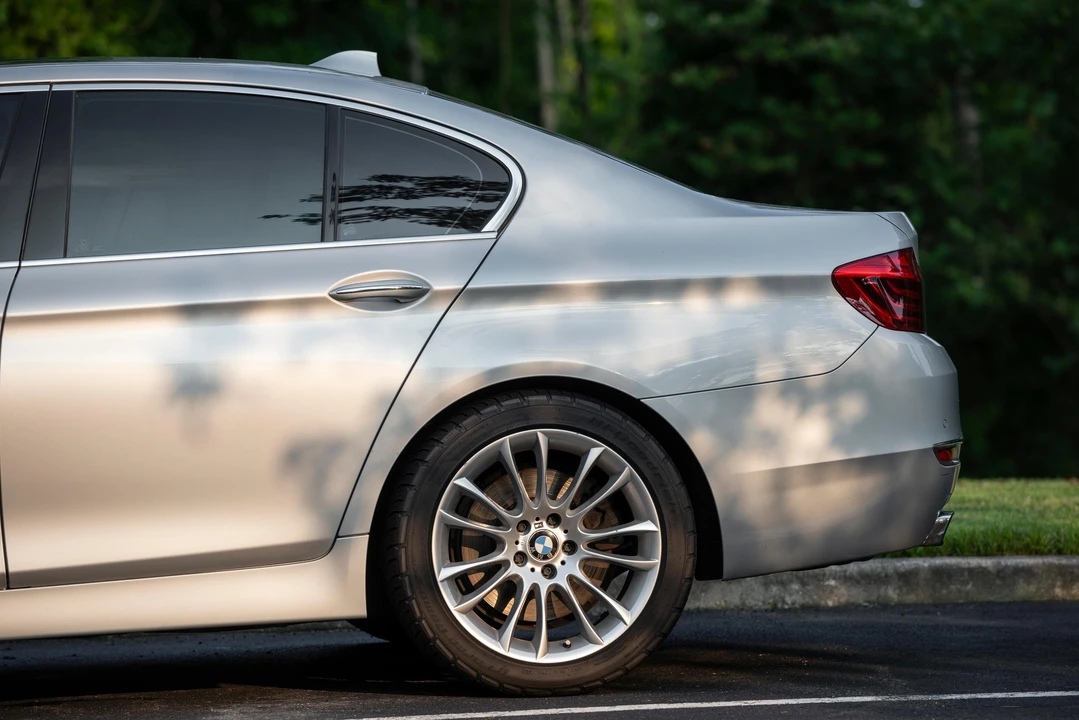 2014 BMW F10 550i & M550d Sedan - Image 20 of 31