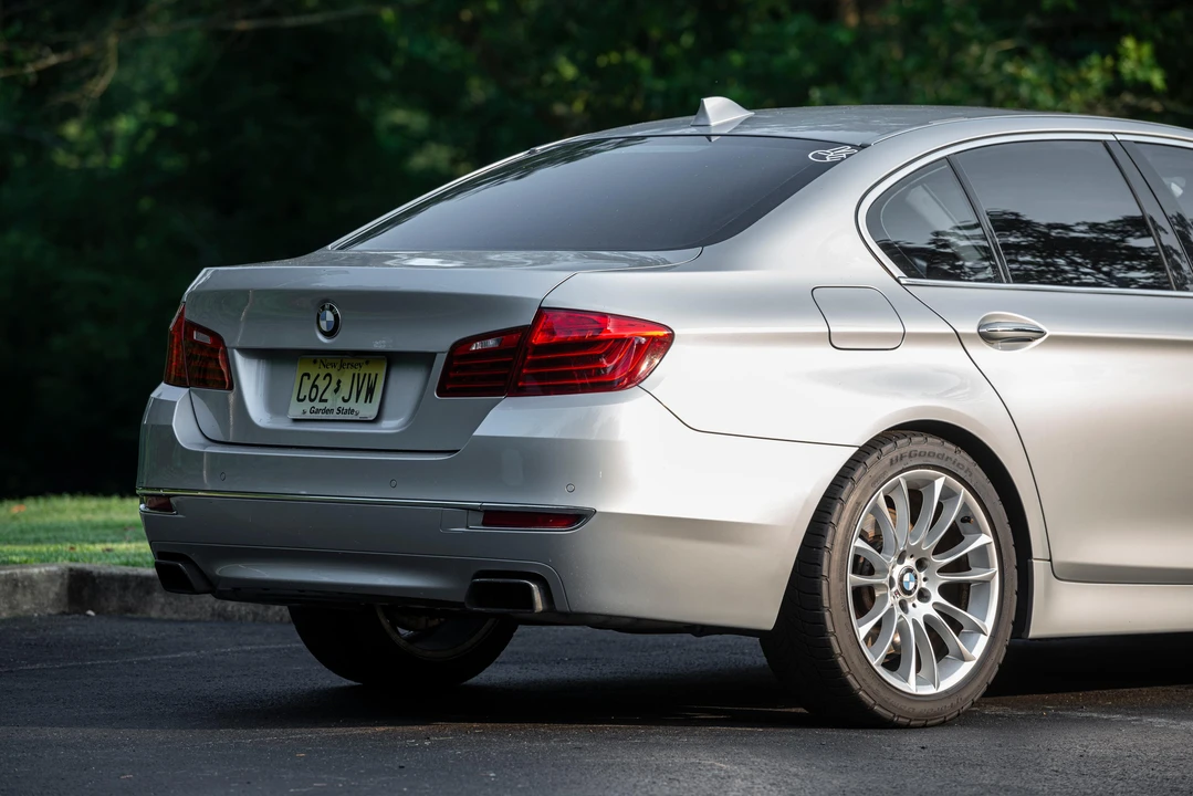 2014 BMW F10 550i & M550d Sedan - Image 23 of 31