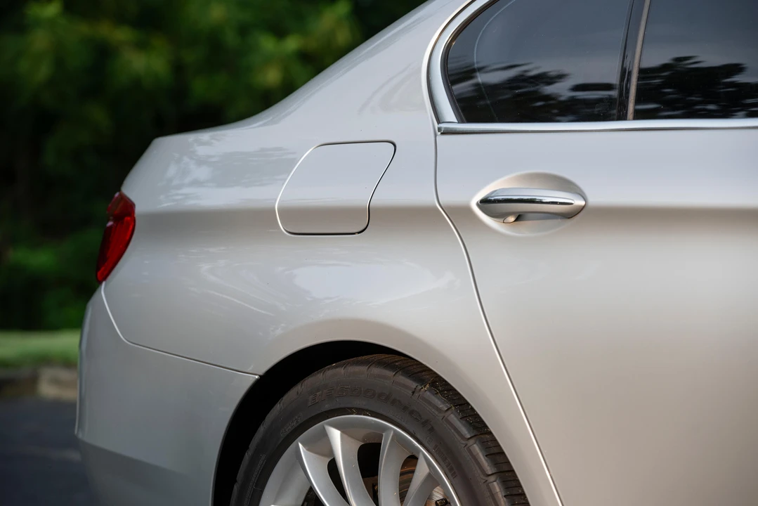 2014 BMW F10 550i & M550d Sedan - Image 27 of 31