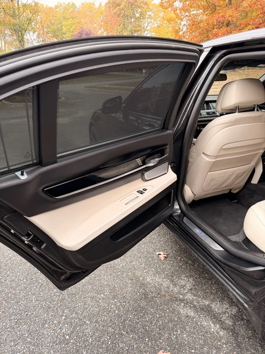 2014 BMW Alpina B7 - Image 7 of 17