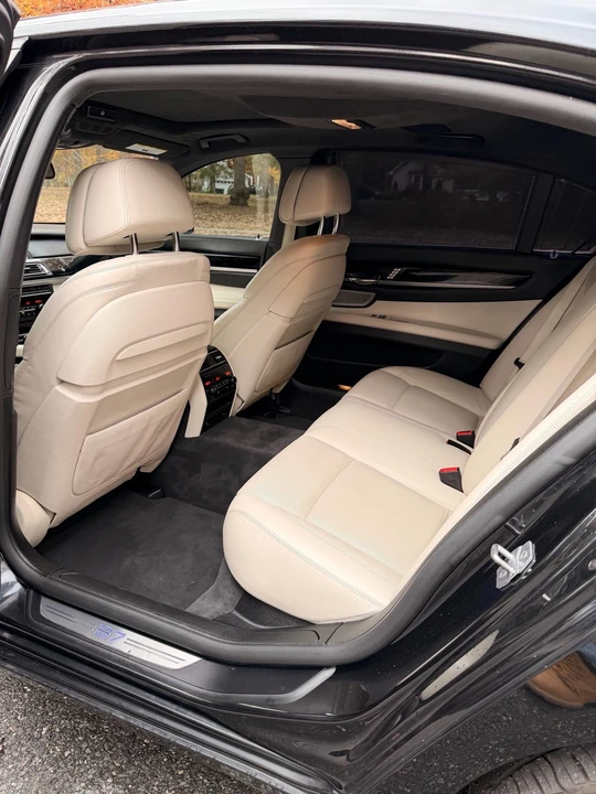 2014 BMW Alpina B7 - Image 8 of 17