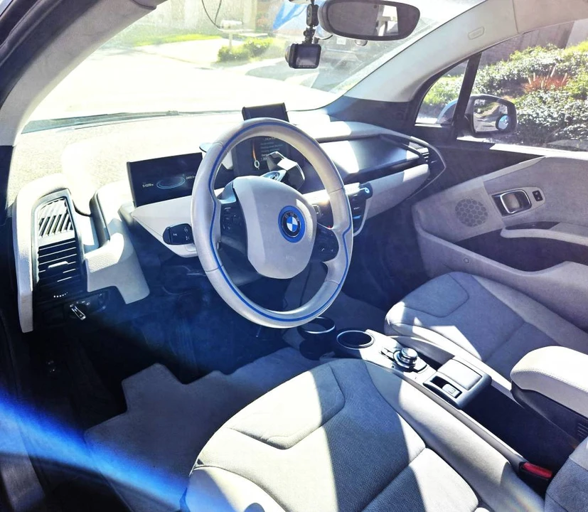 2014 BMW i3 - Image 11 of 15