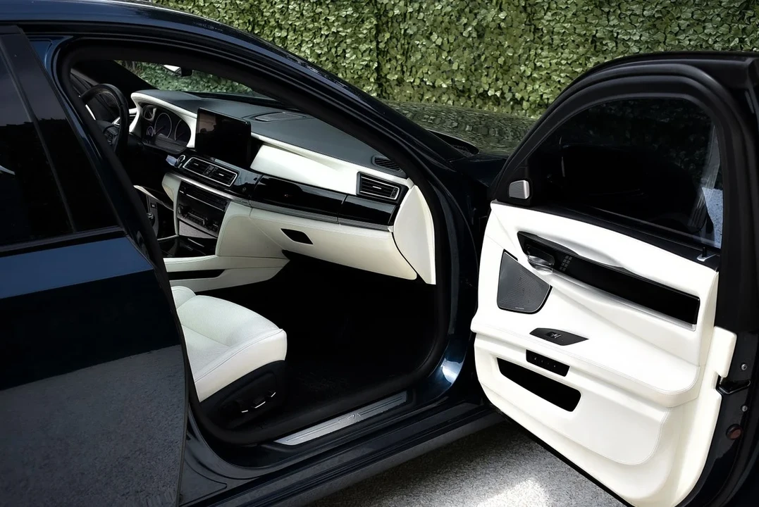 2014 BMW Alpina B7 - Image 31 of 31