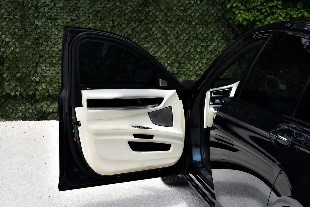 2014 BMW Alpina B7 - Image 17 of 31