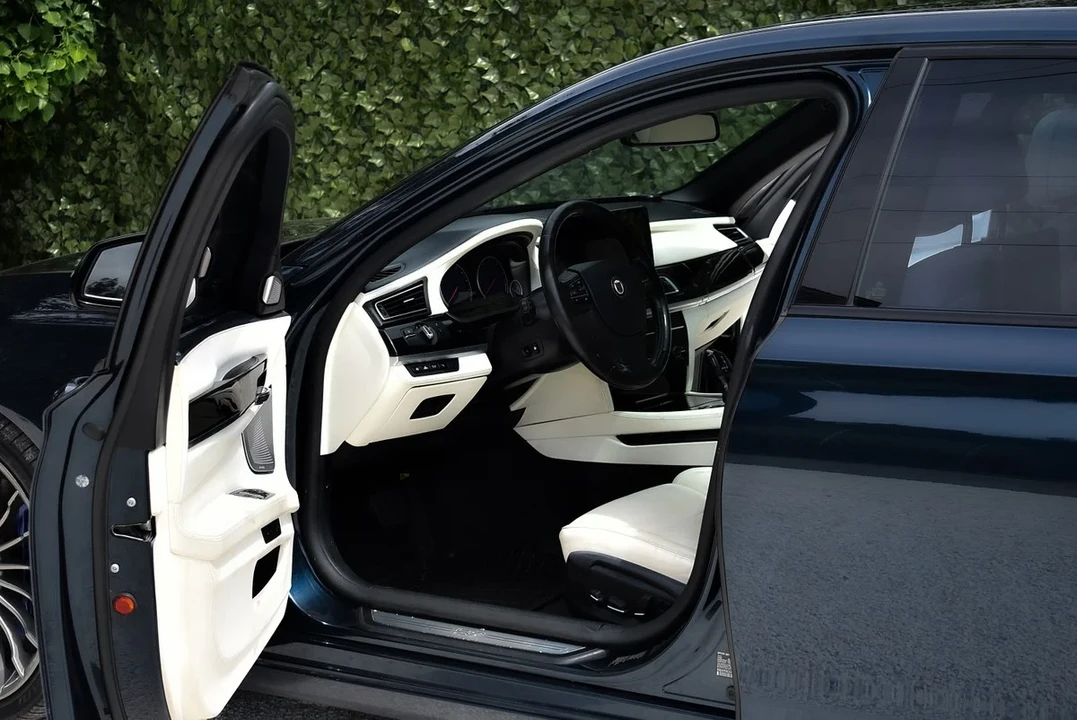 2014 BMW Alpina B7 - Image 19 of 31
