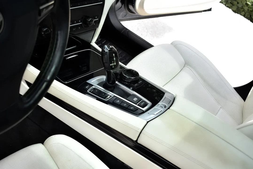 2014 BMW Alpina B7 - Image 26 of 31