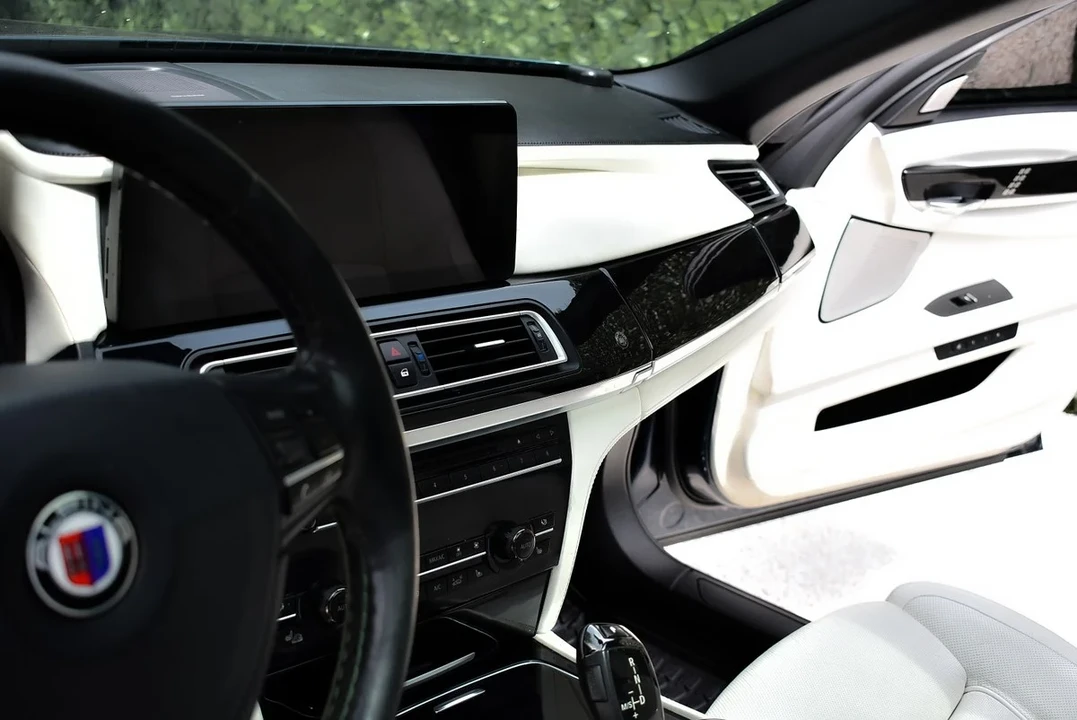 2014 BMW Alpina B7 - Image 27 of 31