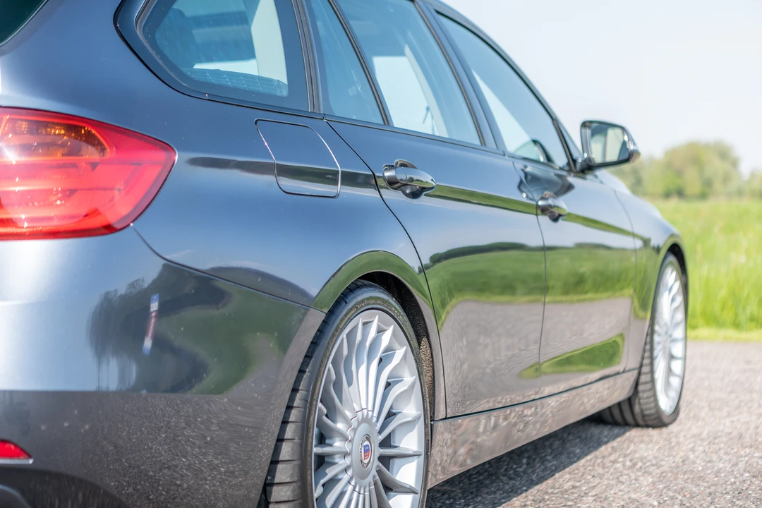2014 BMW Alpina B3 - Image 29 of 31