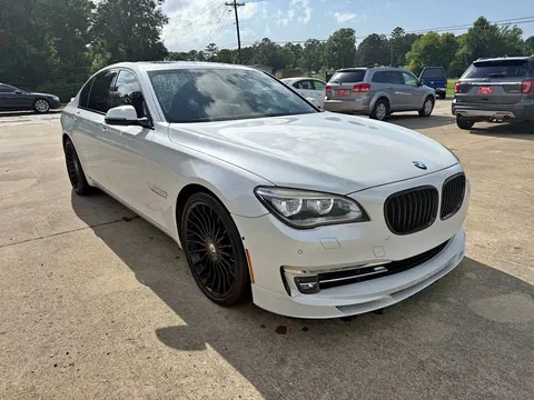 2014 BMW B7 Sedan 4D