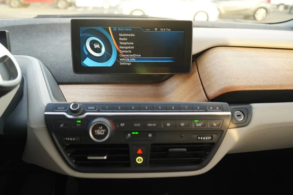 2014 BMW i3 - Image 9 of 20