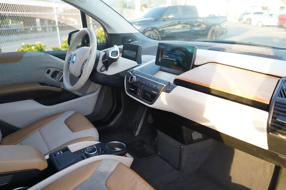 2014 BMW i3 - Image 12 of 20