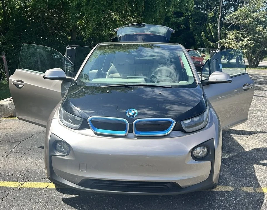 2014 BMW i3 - Image 2 of 10