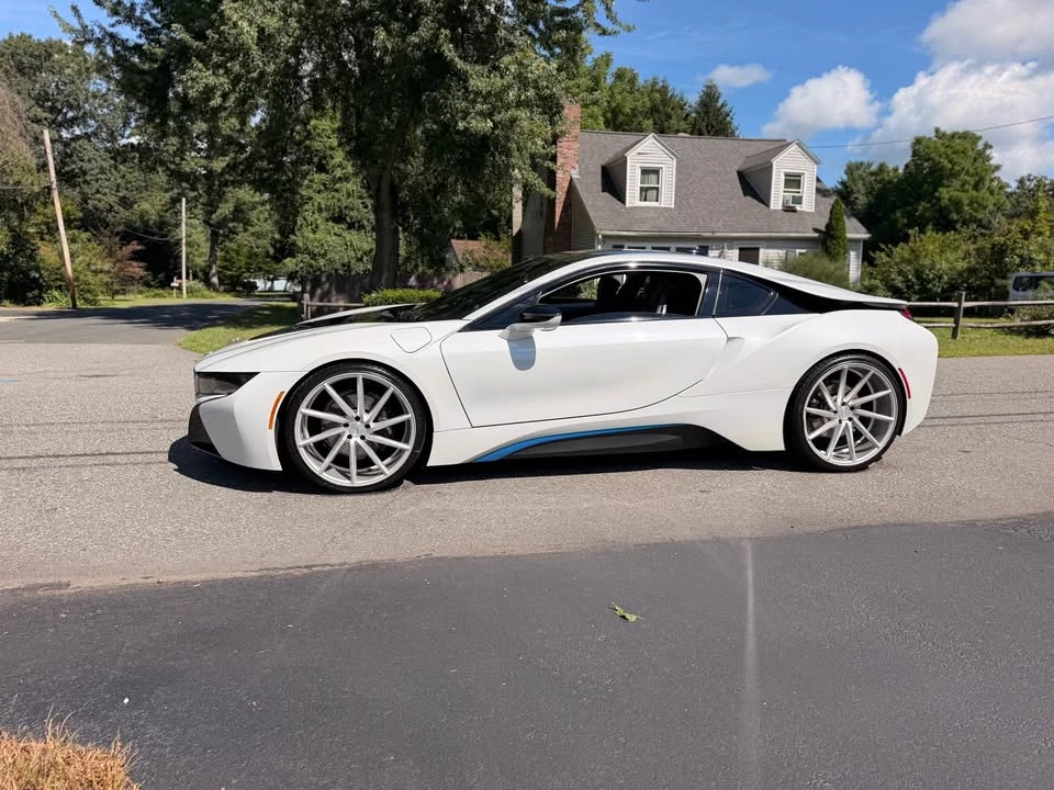 2014 BMW i8 - Image 14 of 17