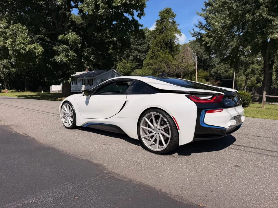 2014 BMW i8 - Image 16 of 17