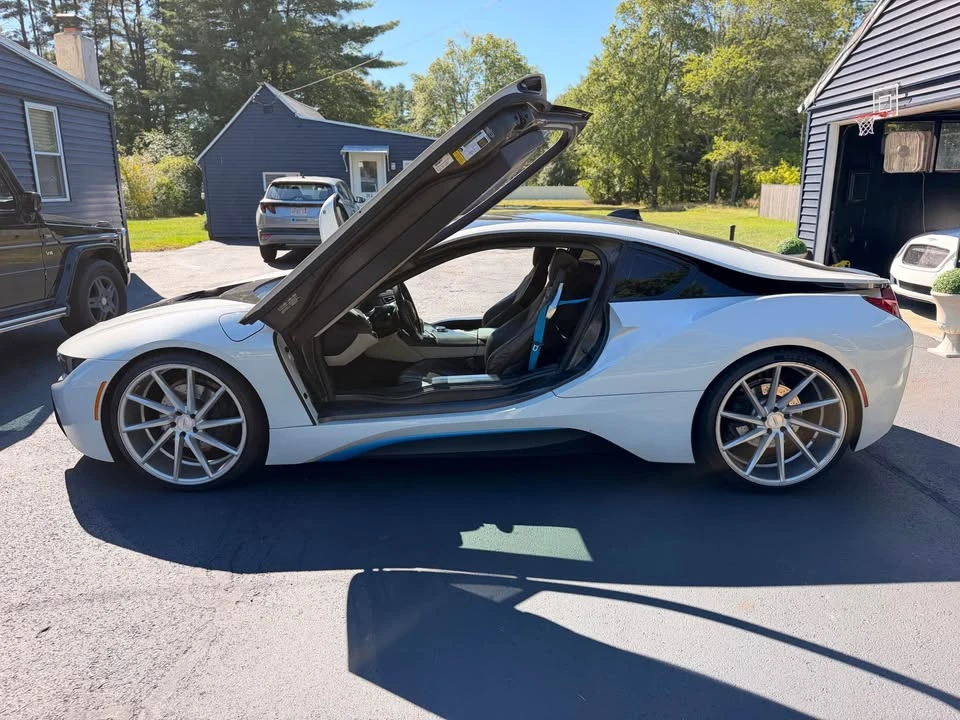 2014 BMW i8 - Image 2 of 17