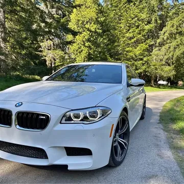 2014 BMW M5 Sedan