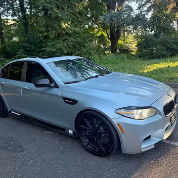 2014 BMW M5 Sedan