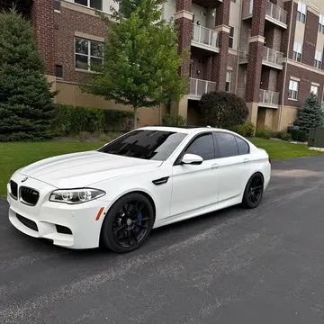 2014 BMW M5 Sedan