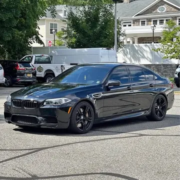 2014 BMW M5 Sedan