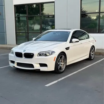 2014 BMW M5 Sedan 4D