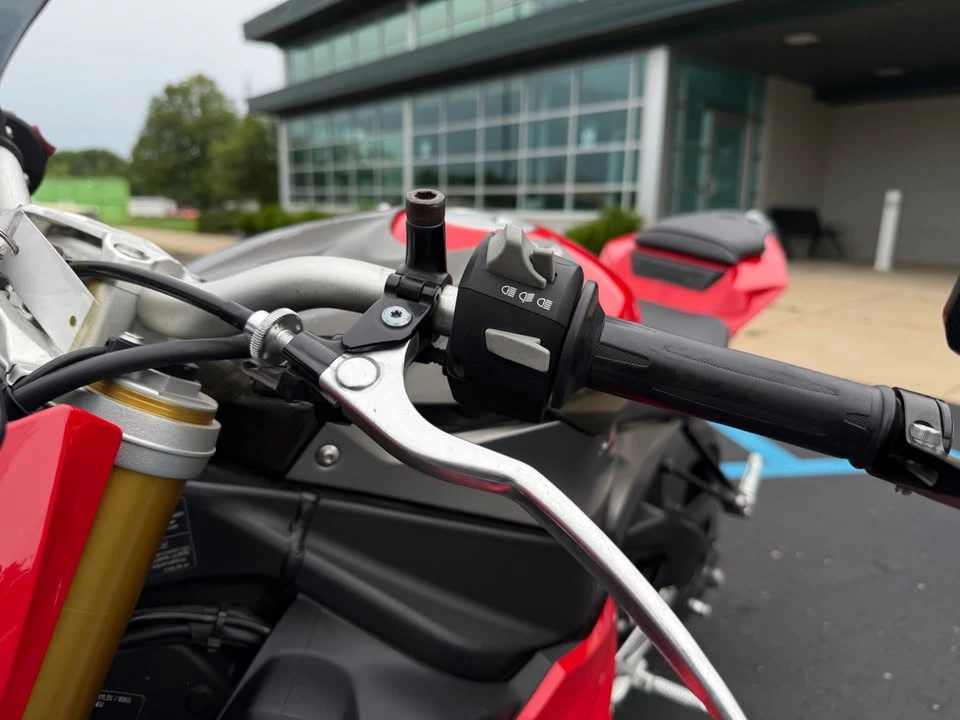 2014 BMW S1000 - Image 13 of 20
