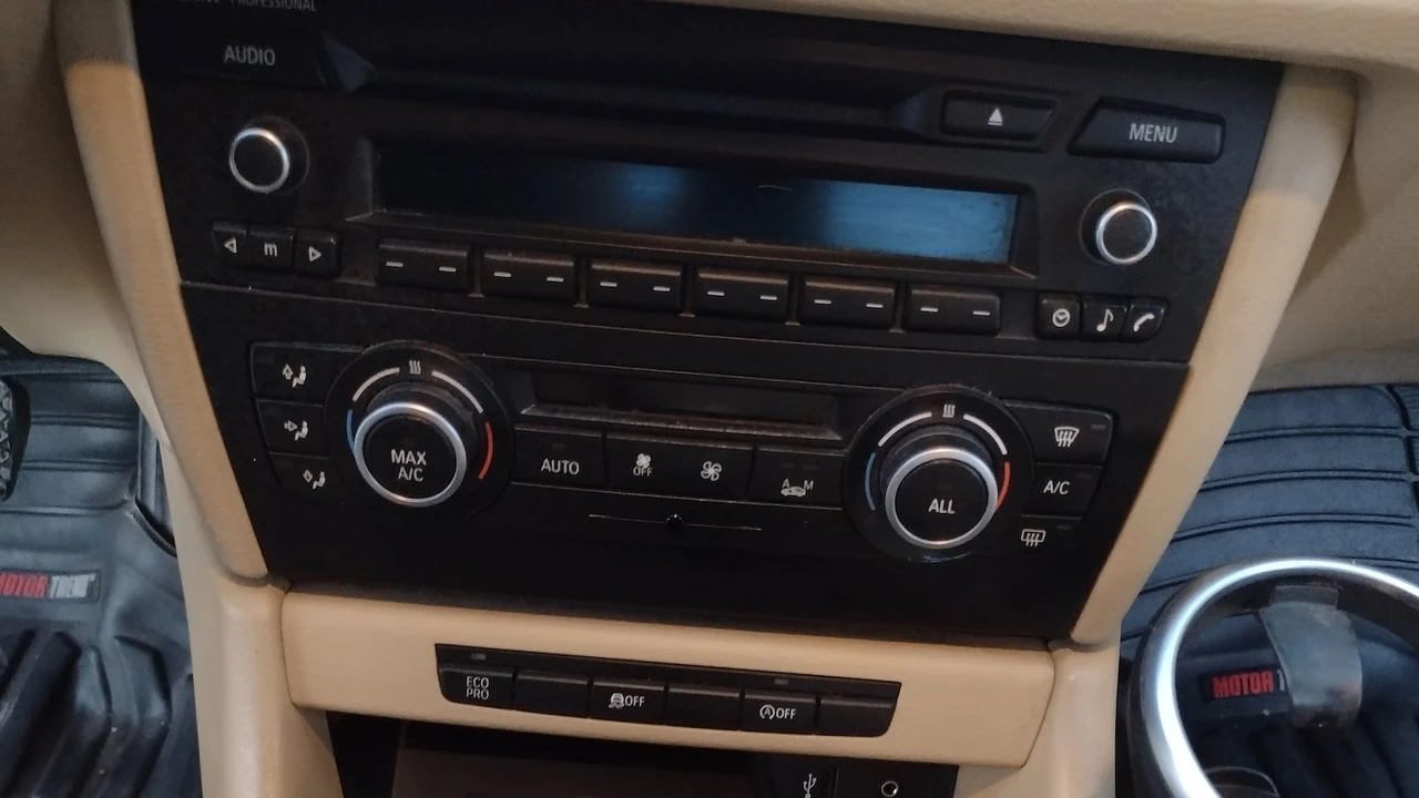 2014 BMW E84 X1 - Image 7 of 10