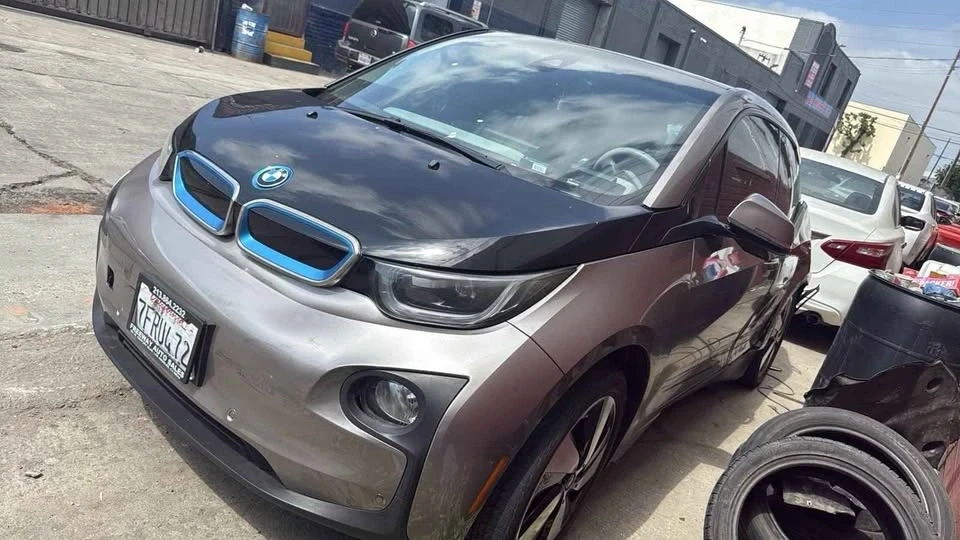 2014 BMW i3 - Image 2 of 3