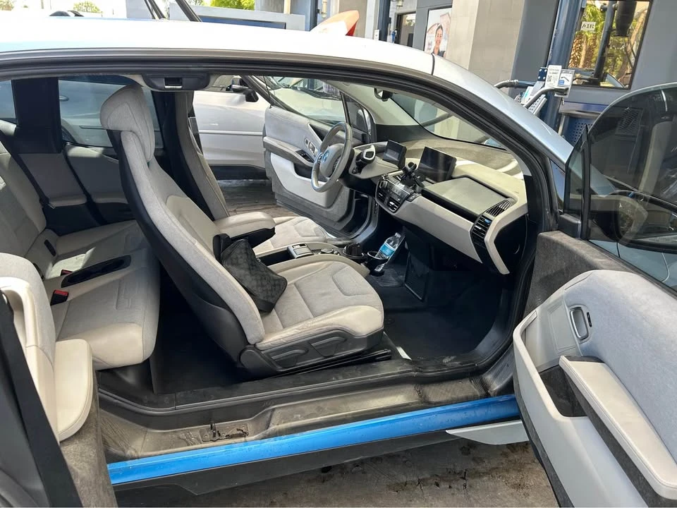 2014 BMW i3 - Image 9 of 12