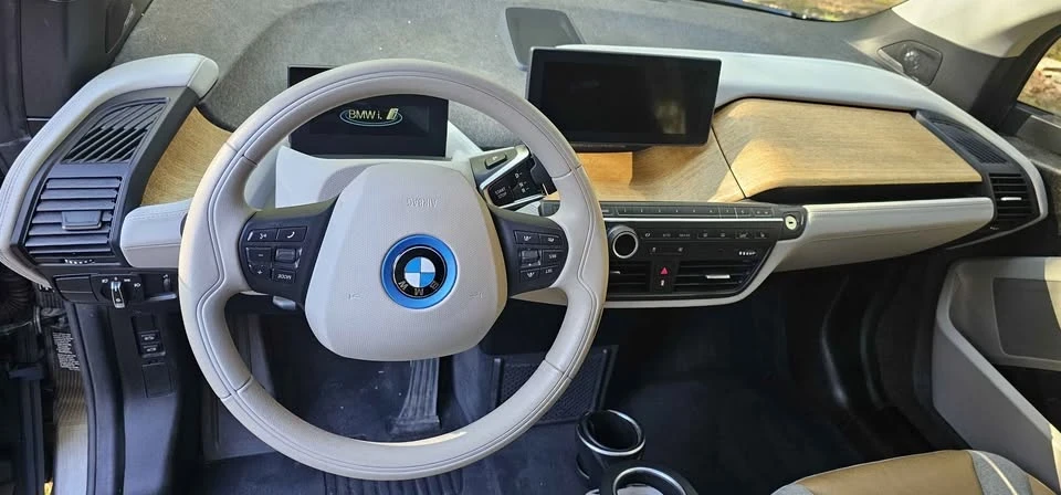 2014 BMW i3 - Image 11 of 16