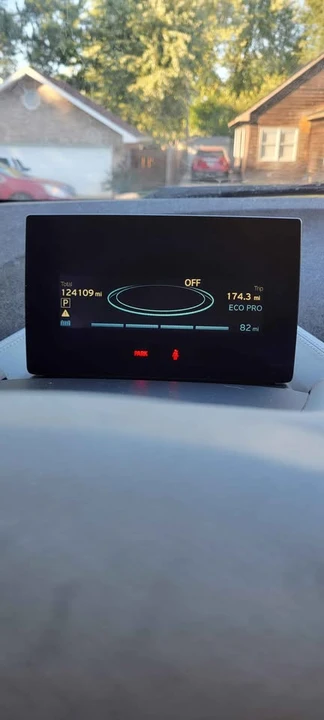 2014 BMW i3 - Image 9 of 10