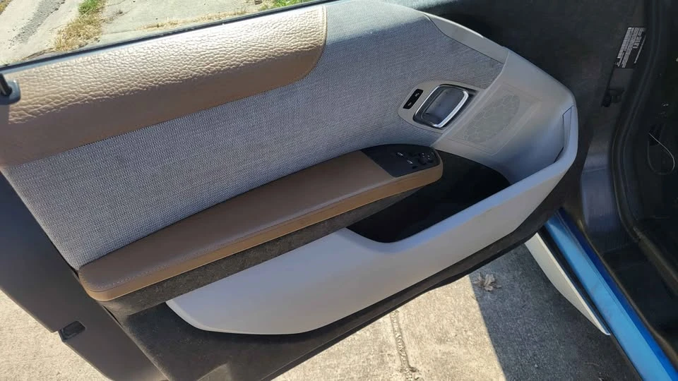 2014 BMW i3 - Image 11 of 13