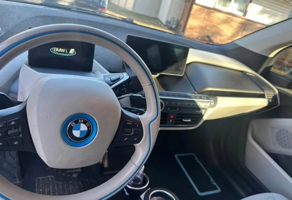 2014 BMW i3 - Image 2 of 4