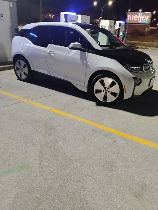 2014 BMW i3 - Image 4 of 4