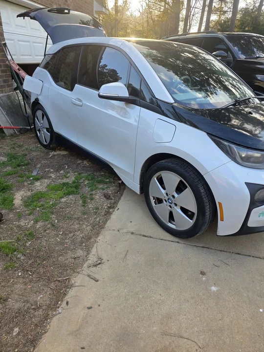 2014 BMW i3 - Image 2 of 5