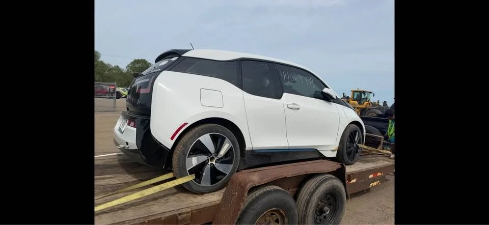 2014 BMW i3 - Image 4 of 5
