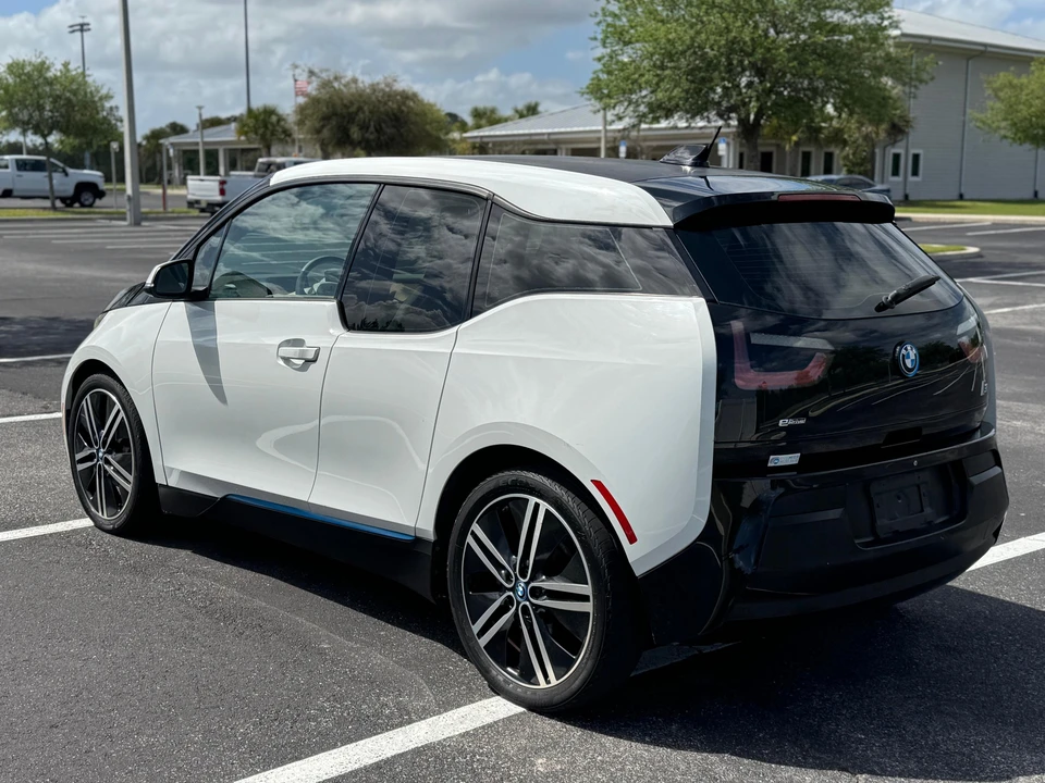 2014 BMW i3 - Image 13 of 31