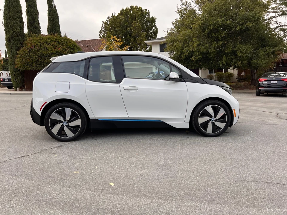 2014 BMW i3 - Image 24 of 31