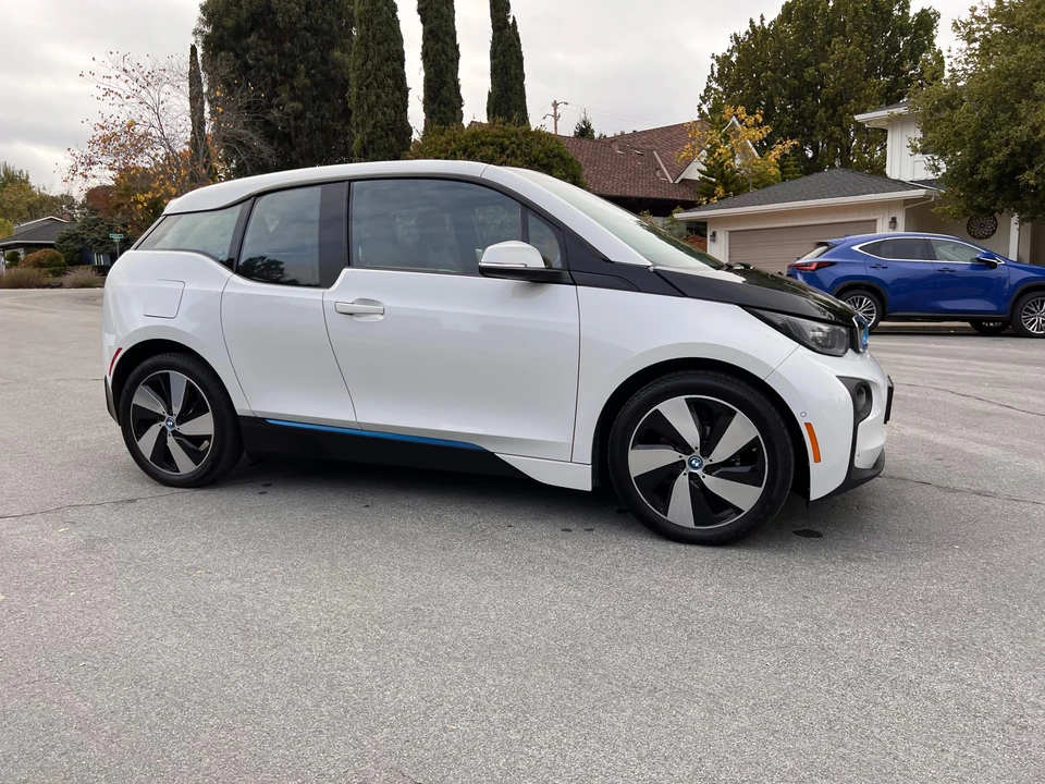 2014 BMW i3 - Image 25 of 31