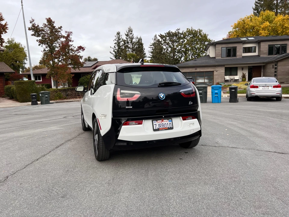 2014 BMW i3 - Image 17 of 31