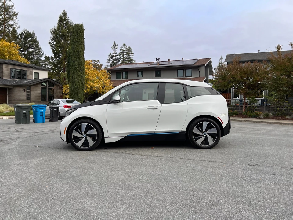 2014 BMW i3 - Image 11 of 31