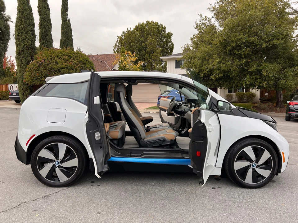 2014 BMW i3 - Image 29 of 31