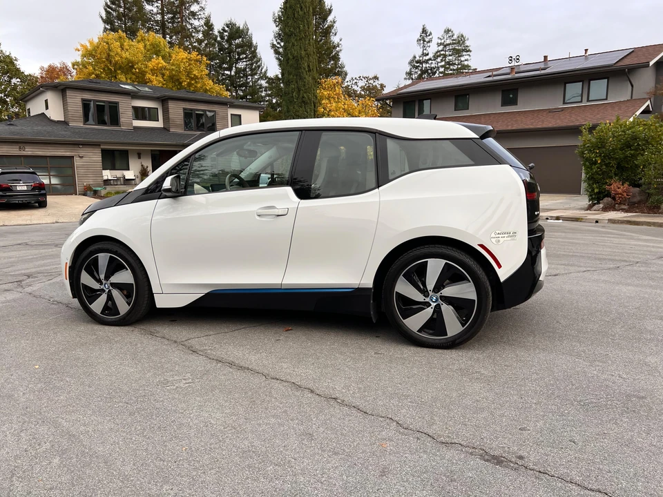 2014 BMW i3 - Image 13 of 31