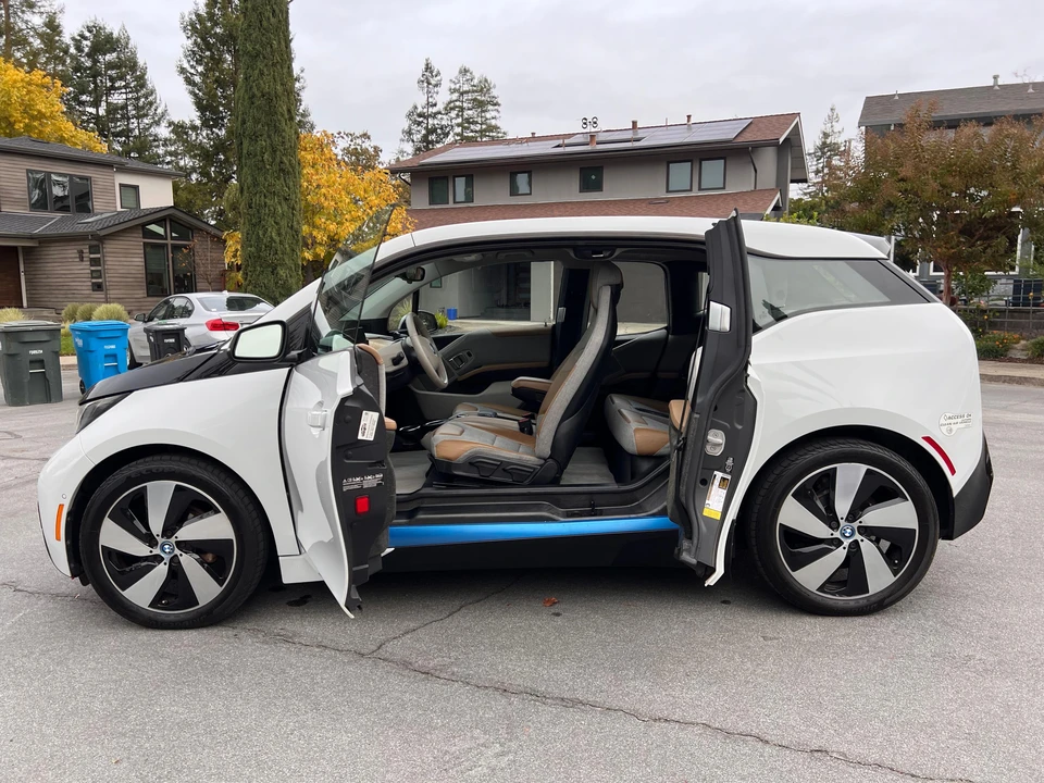 2014 BMW i3 - Image 28 of 31