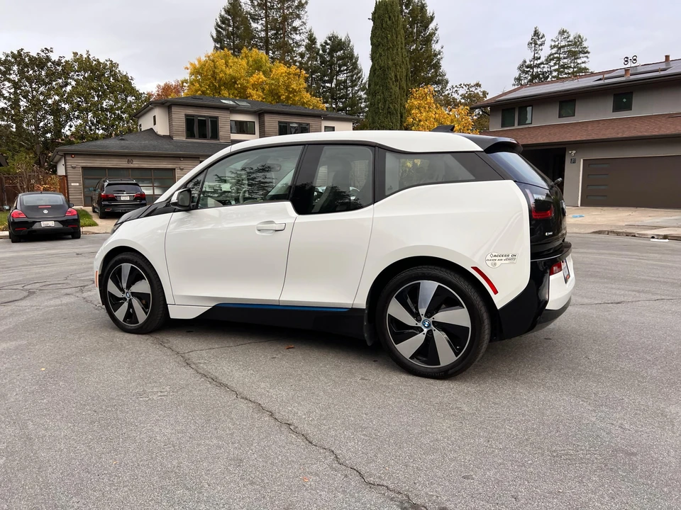 2014 BMW i3 - Image 14 of 31