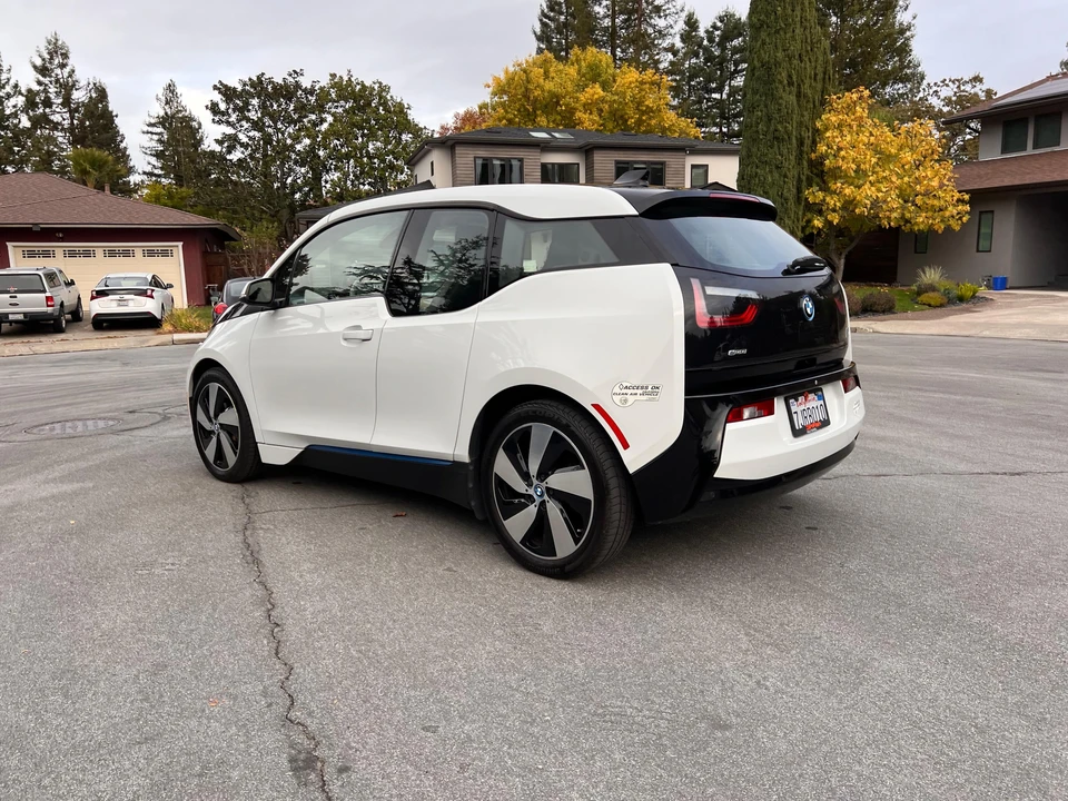2014 BMW i3 - Image 15 of 31