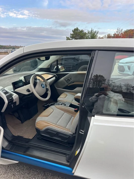 2014 BMW i3 - Image 10 of 11