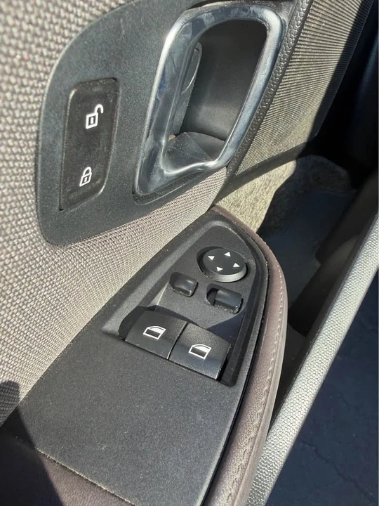 2014 BMW i3 - Image 12 of 18