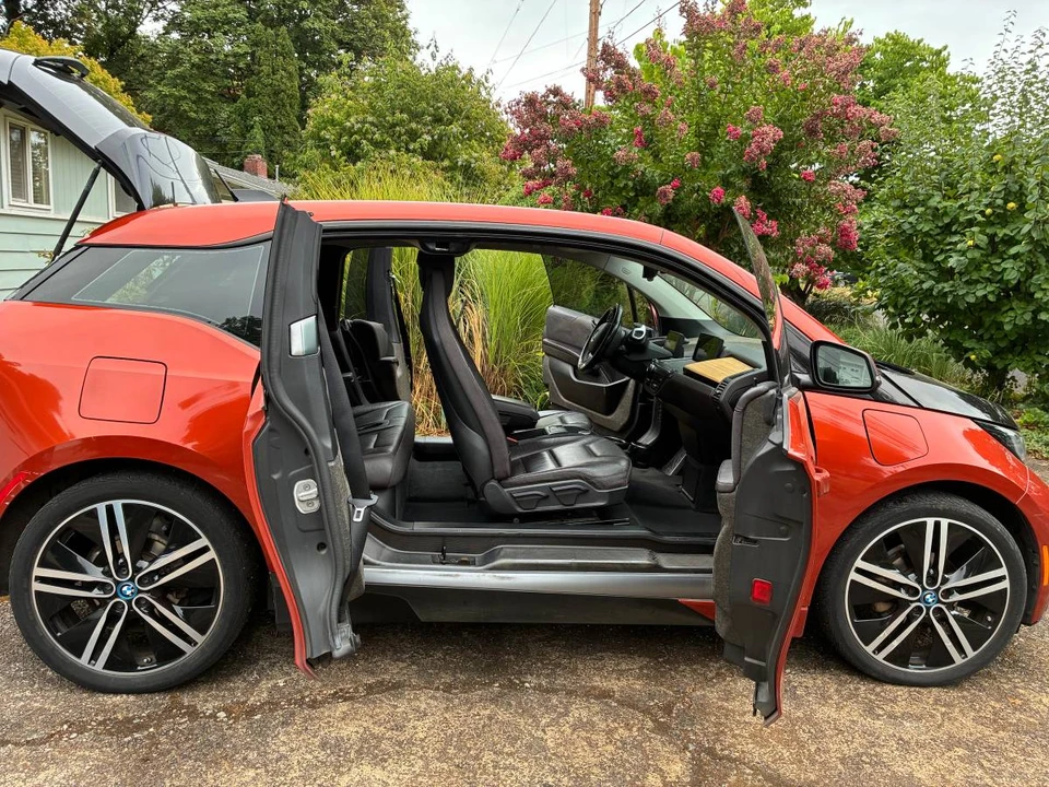 2014 BMW i3 - Image 8 of 10