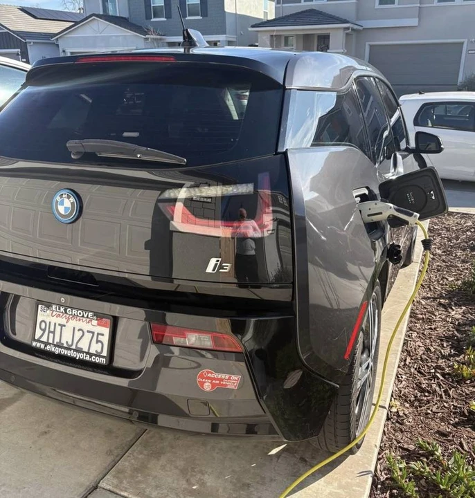 2014 BMW i3 - Image 2 of 7